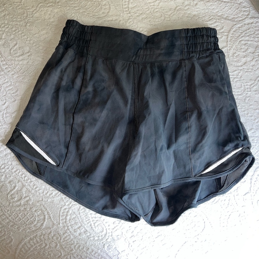 Lululemon Hotty Hot High-Rise Lined Short 4"
